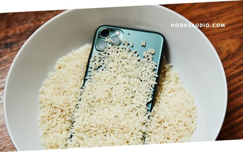 Is it possible to put your phone in rice