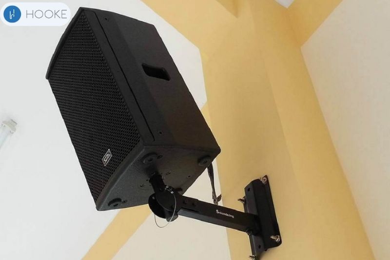 What to Consider Before Mounting Speakers On The Wall